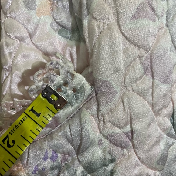 Vintage | Amazing Quilted 1960s-70s Evening Robe - Picture 9 of 9